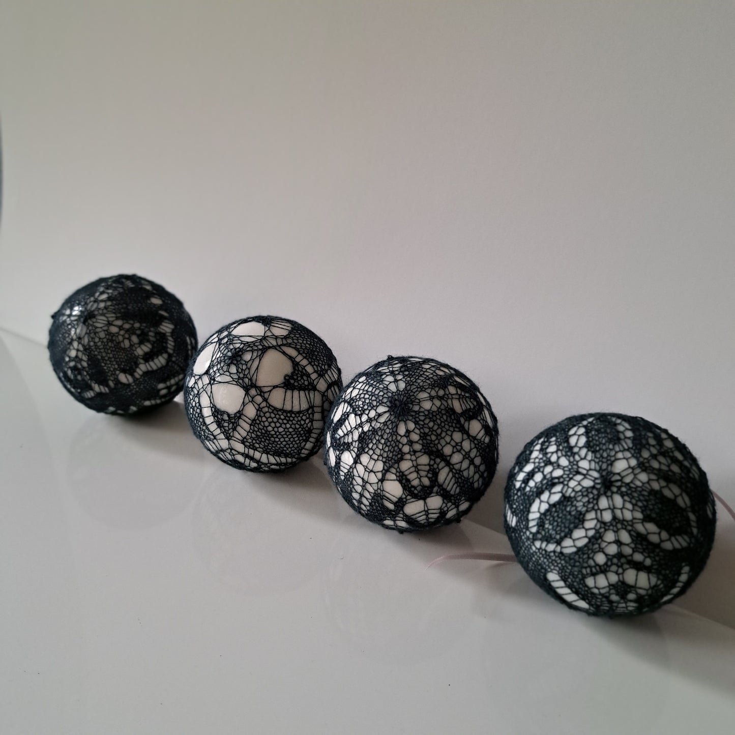 Mae, a Fine Bauble, KNITTING PDF ENG