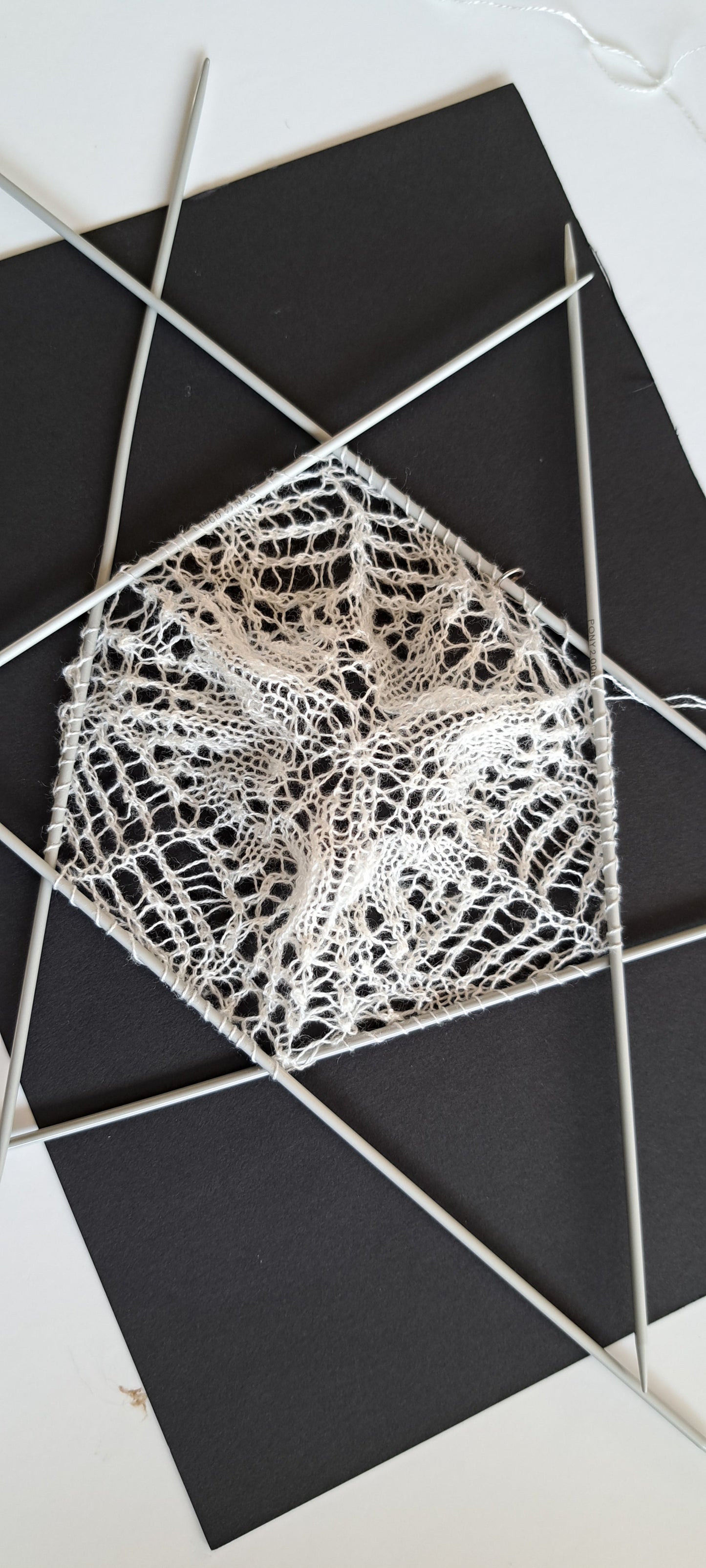 Boom, kanten kerstbal NL PDF