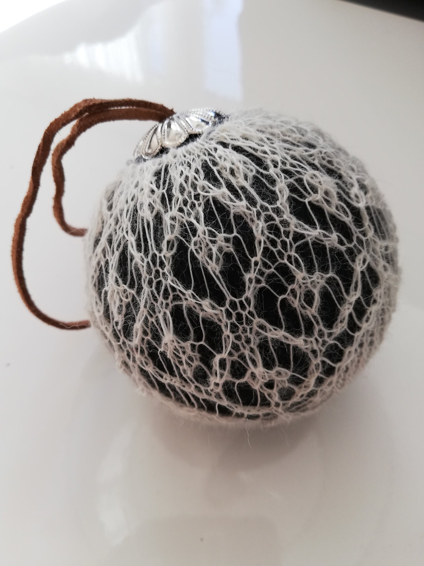 Fine Shetland Lace Magazine (PDF) Issue 2.2018 / A Lace Bauble