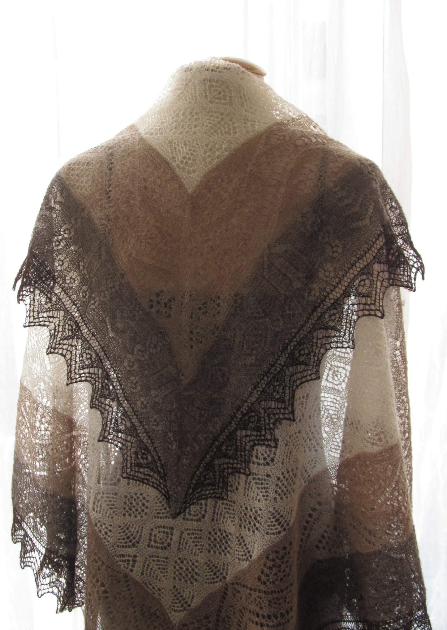 Fine Shetland Lace Magazine (PDF) ISSUE 1.2018 (no pattern included)