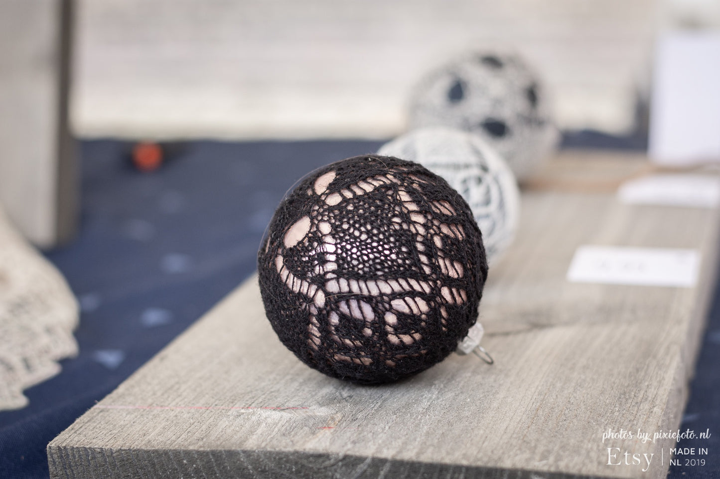 Fine Shetland Lace Magazine (PDF) Issue 2.2018 / A Lace Bauble